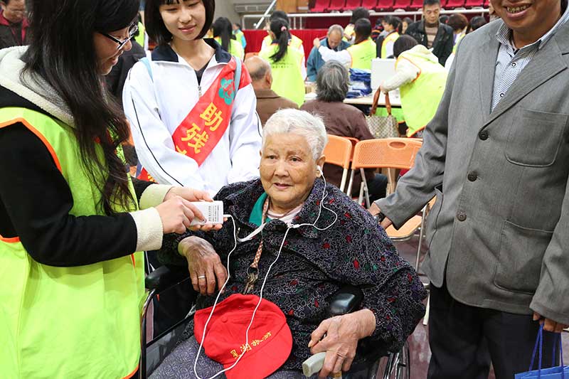 廣東肇慶數千名聽障人士重獲新聲（攝影 姜長庚）