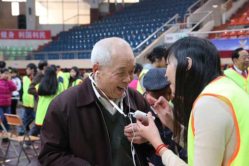 廣東肇慶數千名聽障人士重獲新聲（攝影 姜長庚）