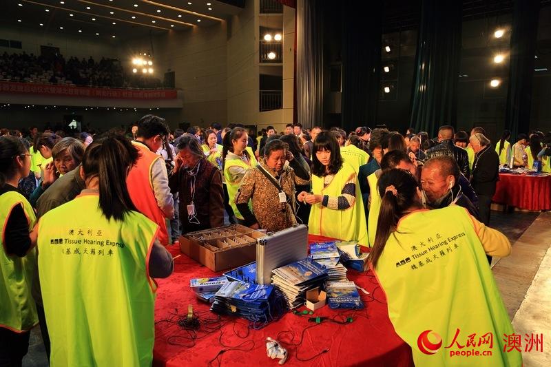 2014年4月，天籟列車駛入湖北武漢、黃岡。（人民網資料圖）